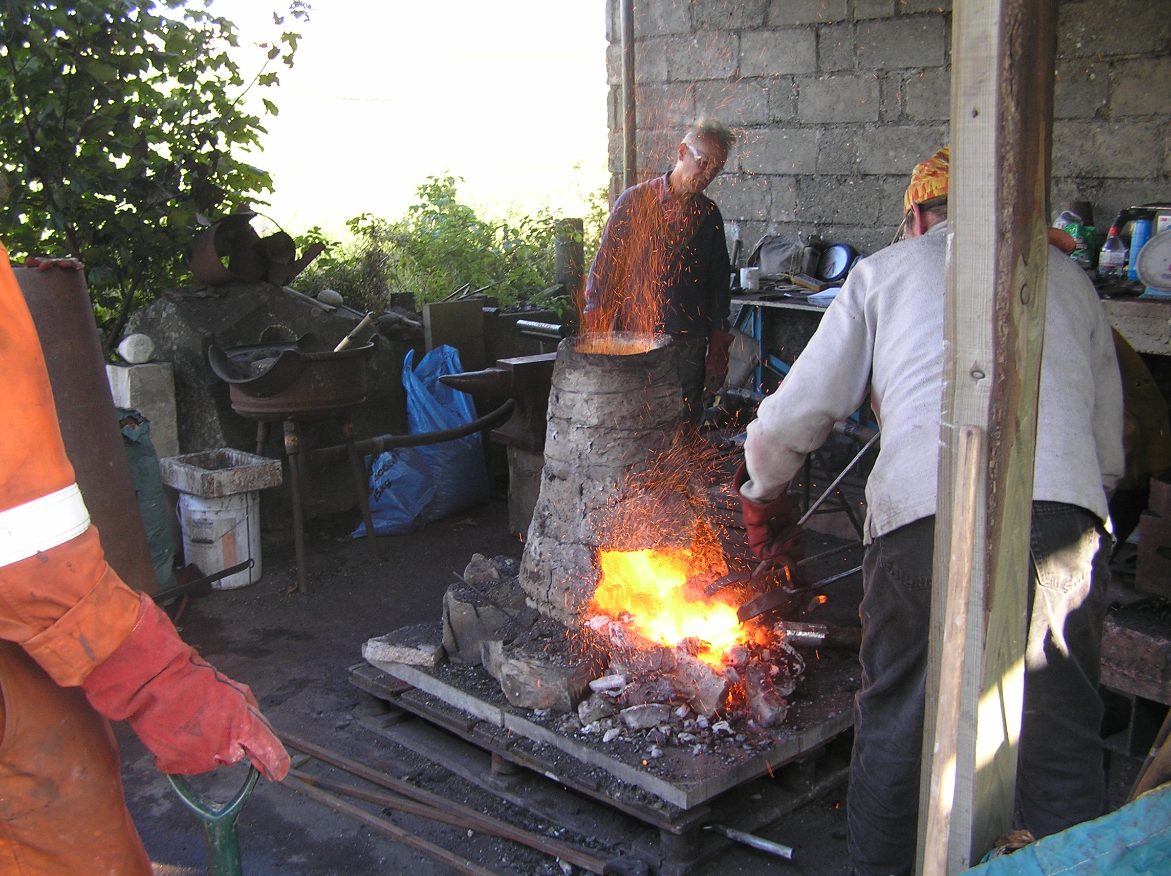 Opening the furnace and removing the slag lump